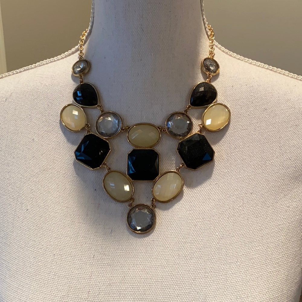 Statement necklace, adjustable length.